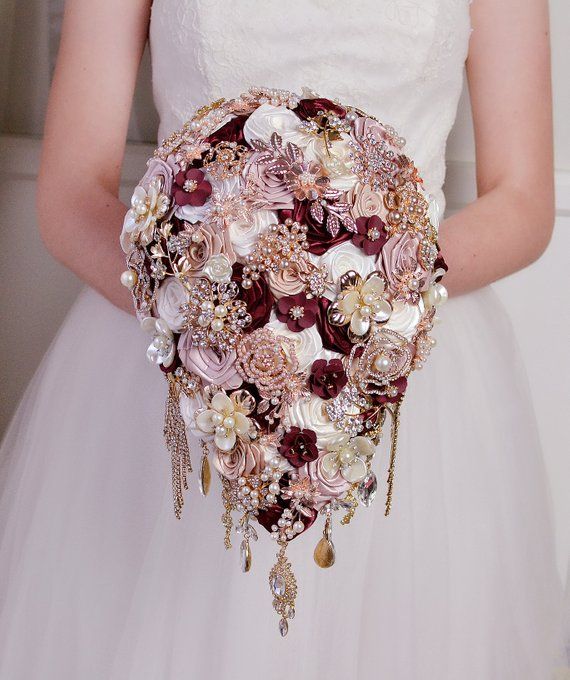 30 Amazing Wedding Brooch Bouquets