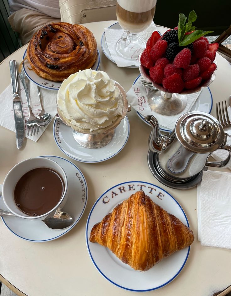 ☕️🍰 Best Cafés & New Food Spots to Try in 2025